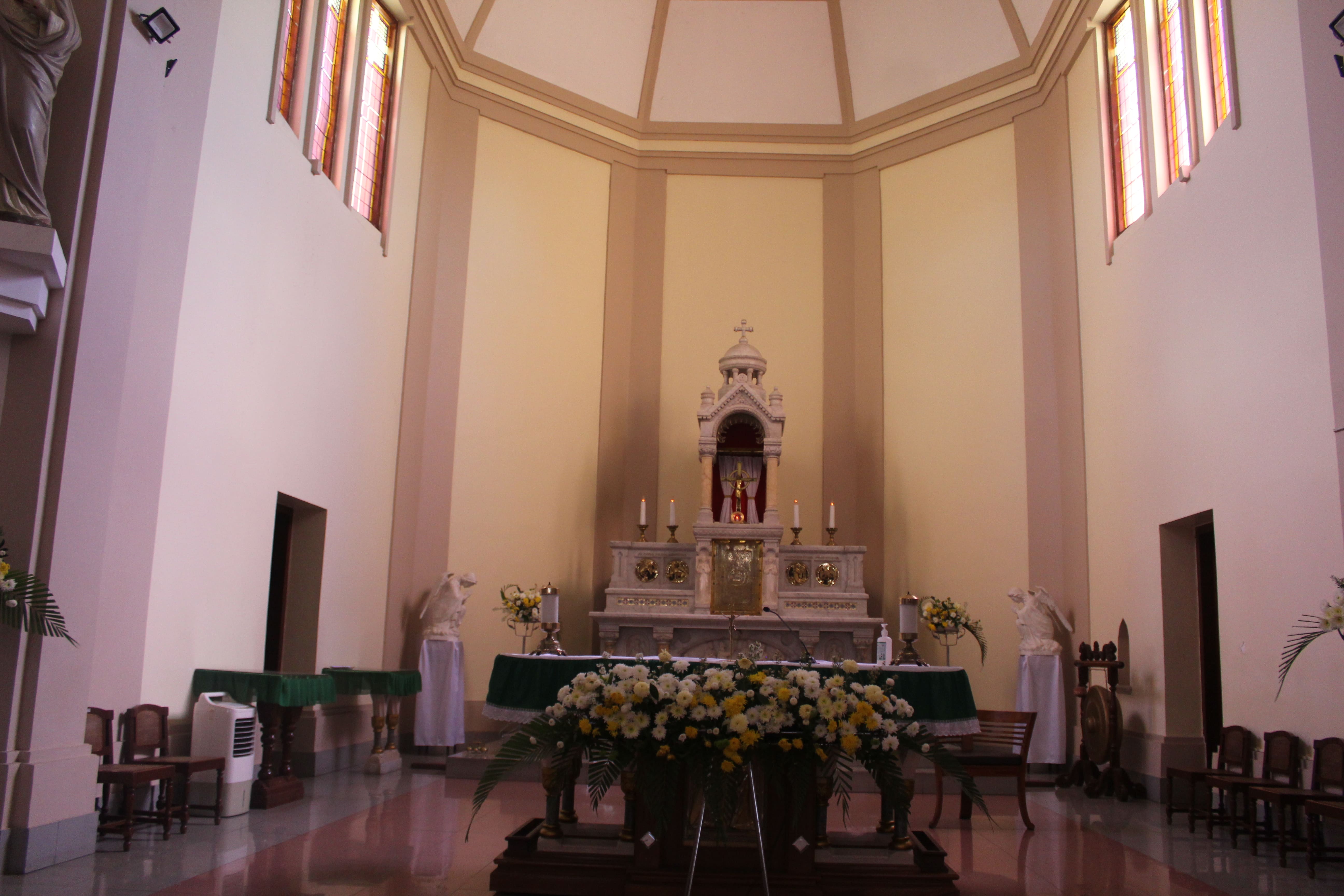 Bagian -bagian umum pada Gereja Jago Ambarawa